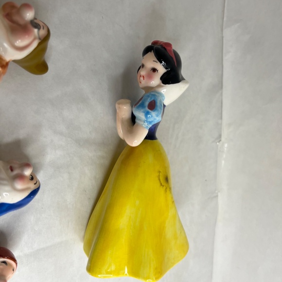 Vintage Walt Disney Snow White and the 6 Dwarfs Figurines • Ceramic • Japan RARE - Picture 11 of 14
